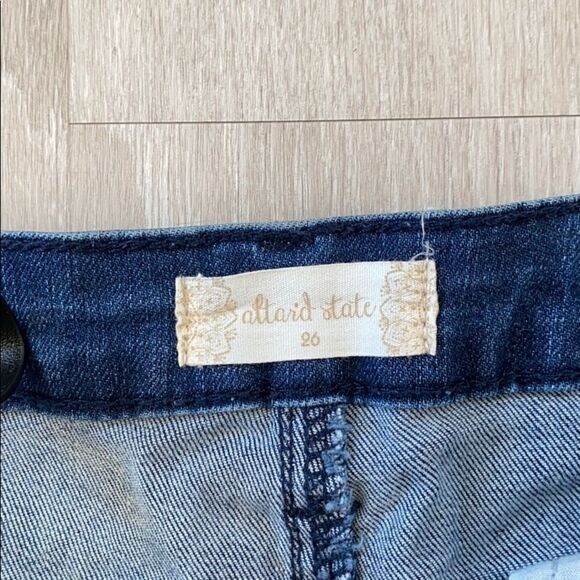 Altar'd State Cut Off Denim Distressed Frayed Hem Jean Shorts 26 - Picture 7 of 9